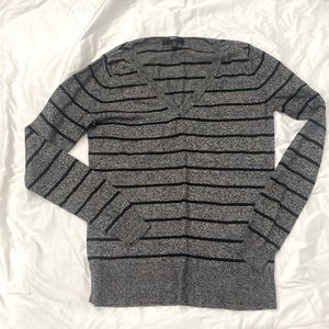 Mossimo pullover v-neck gray sweater